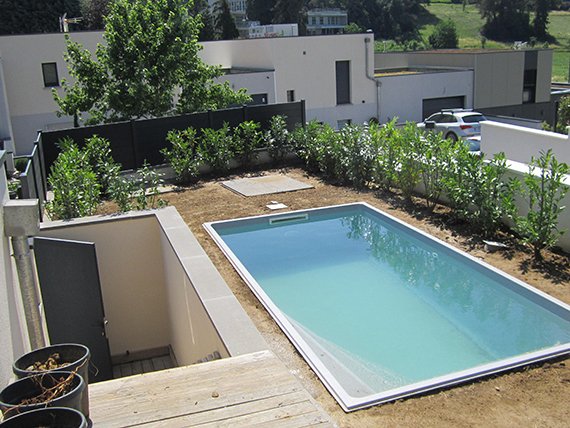 Terrassement d'un jardin autour d'une piscine à Lyon (Rhône 69)